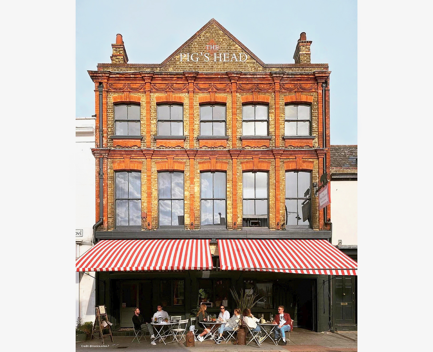 Gastropub_exterior_branding_by_Designbite_2